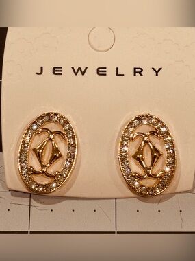 NWT Chloe Accessories Crystal-Trim Oval Monogram Stud Earrings 1 inch Gold Tone